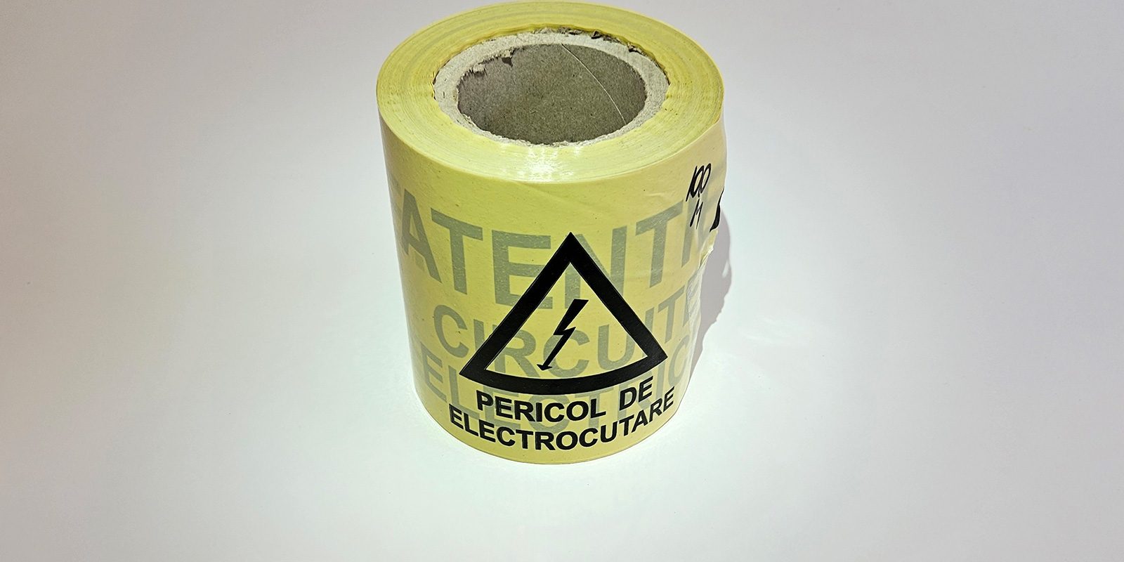 Benzi avertizoare -circuite electrice