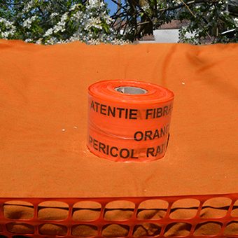 Benzi avertizoare - fibra optica cu fire metalice