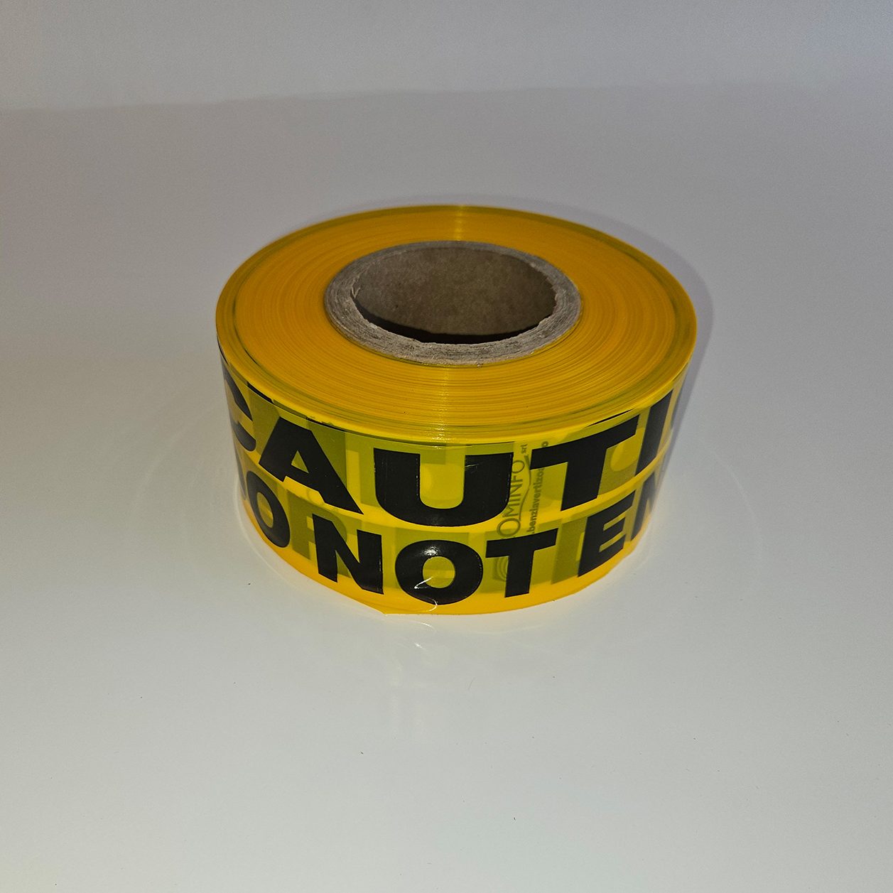 Benzi avertizoare - delimitare access, inscriptionate CAUTION DO NOT ENTER